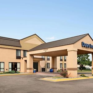 Days Inn By Wyndham Fargo Exterior photo