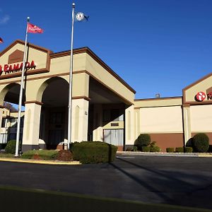 Ramada By Wyndham Triangle/Quantico Hotel Exterior photo