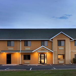 Travelodge by Wyndham Marysville Exterior photo