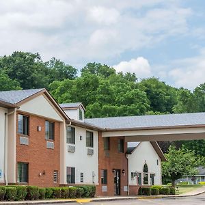 Super 8 By Wyndham Coshocton Roscoe Village Exterior photo