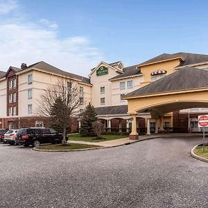 La Quinta By Wyndham Islip - Macarthur Airport Hotel Bohemia Exterior photo