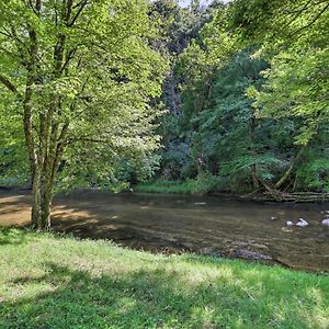 Sparta Tiny Cabin With Deck, Grill And River Access! Villa Exterior photo