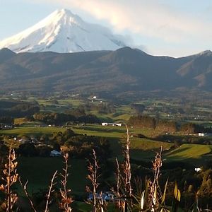 House On The Hill Bed and Breakfast New Plymouth Exterior photo