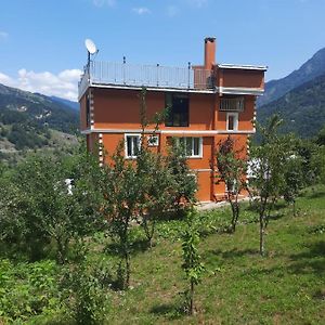 Chateau Chao Hotel Khulo Exterior photo