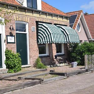 Huisje Onder De Linden Bed and Breakfast Munnekeburen Exterior photo