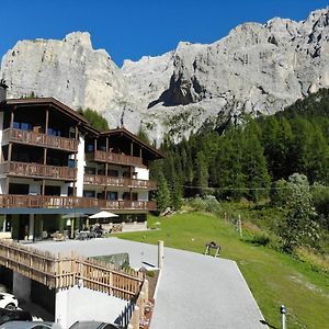 Hotel Wolf Sëlva di Val Gardena Exterior photo