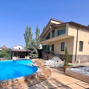 Stunning Villa Private Pool Near Yerevan Centre Zovuni Exterior photo