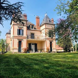 Chateau Segot Bed and Breakfast Neuilly-le-Réal Exterior photo