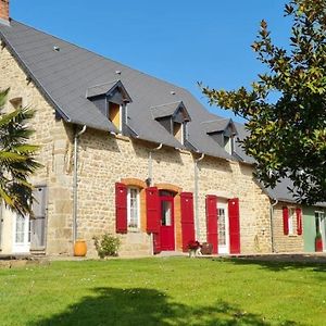 La Pichonniere Bed and Breakfast Isigny-le-Buat Exterior photo