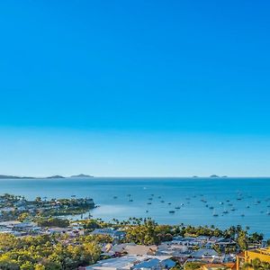 Executive Whitsunday Penthouse At 40 Reflections Lejlighed Airlie Beach Exterior photo