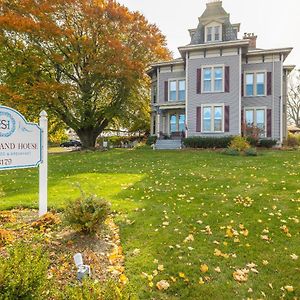 Sutherland House Victorian Bed And Breakfast Canandaigua Exterior photo