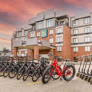 Quality Inn & Suites Victoriaville Exterior photo