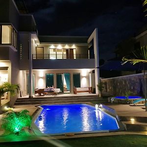 4 Bedrooms Villa With Sea View Private Pool And Enclosed Garden At Albion 2 Km Away From The Beach Exterior photo