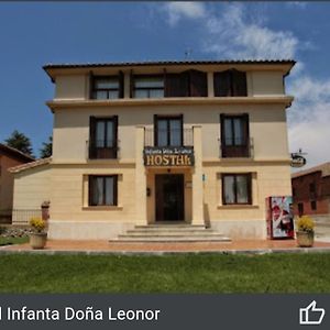 Hostal Infanta Dona Leonor Palencia Exterior photo