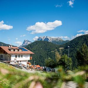 *** Hotel Alpenhof KG d. Gasser Renate Bressanone Exterior photo