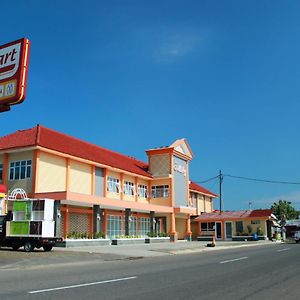 Aluky Hotel Majalengka Exterior photo