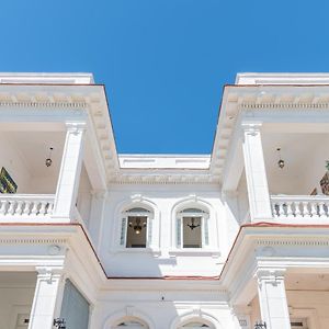 Calis Habana Bed and Breakfast Havana Exterior photo