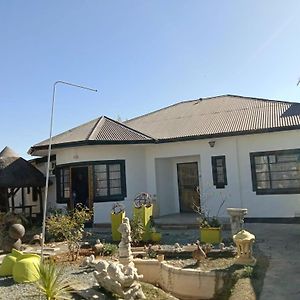 Garden Cottage Guest House De Aar Exterior photo