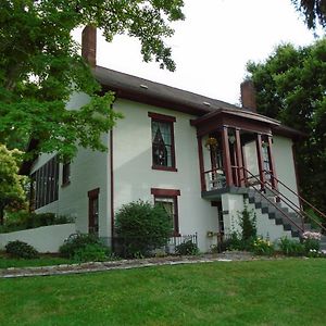 The Pines Of Dresden Bed and Breakfast Exterior photo