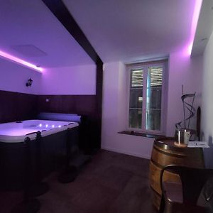 #Fer Rever 63# Jacuzzi #Salle De Sport En Supplement Et Sur Demande#Musculation Lejlighed Thiers Exterior photo