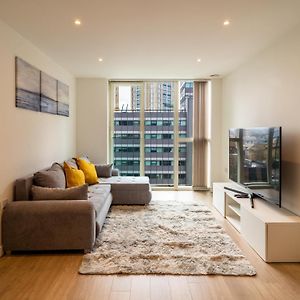 Luxury 2-Bed Croydon Apartment Near Gatwick Exterior photo