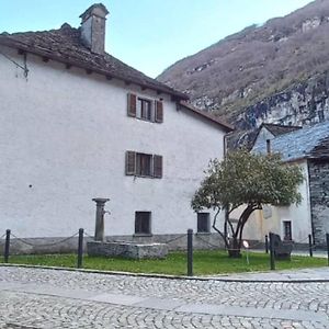 Armonia Edificio Storico Del 1563. Lejlighed Cevio Exterior photo