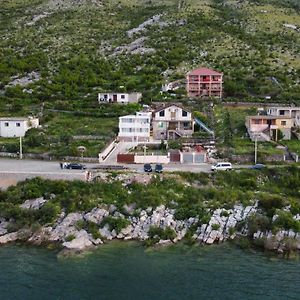 Lakefront House Hotel Široka Exterior photo