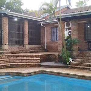 Sthembile'S Guest House Richards Bay Exterior photo