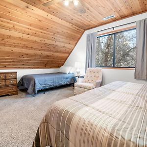5 Kern'S Kabin - Charming Two-Story Cabin Within Walking Distance To Bear Mountain! Villa Big Bear Lake Exterior photo