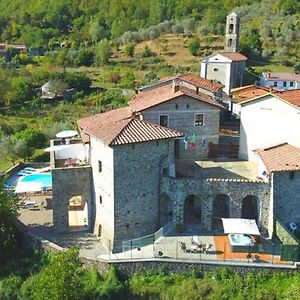Flat With Heated Hot Tub And Shared Pool Lejlighed Casola in Lunigiana Exterior photo