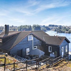 4 Bedroom Cozy Home In Forresfjorden Sorvag  Exterior photo