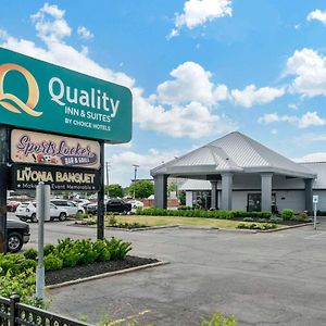 Quality Inn & Suites Banquet Center Livonia Exterior photo