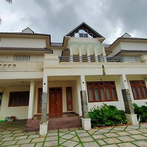 Nandhanam Holidays Hotel Kannur Exterior photo