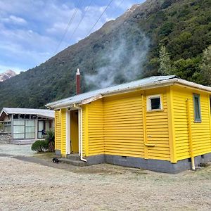 Basic, Super 'Cosy' Cabin In The Middle Of National Park And Mountains Lejlighed Otira Exterior photo