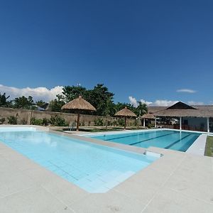 Treeshade Resort & Spa Moalboal Exterior photo