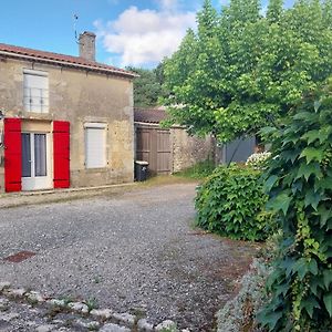 Gite Chez Lea Lejlighed Saint-Seurin-de-Cadourne Exterior photo