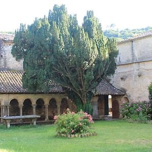 Logement Au Sein D Une Abbaye Cistercienne Villa Saint-Martin-le-Vieil Exterior photo