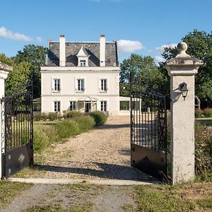 Manoir Du Val Fouzon Bed and Breakfast La Vernelle Exterior photo