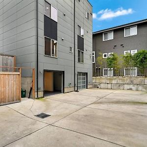 Modern 3 Bedroom Townhouse Just Steps To Alki Beach Seattle Exterior photo