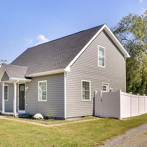 Updated Home - Walk To Salisbury University! Exterior photo