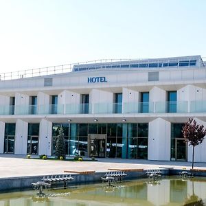 M-Clinic Hotel Tasjkent Exterior photo