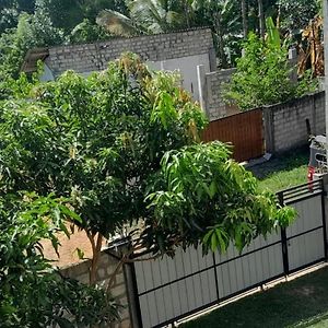 House With Ac And Swimming Pool Lejlighed Ambalangoda  Exterior photo