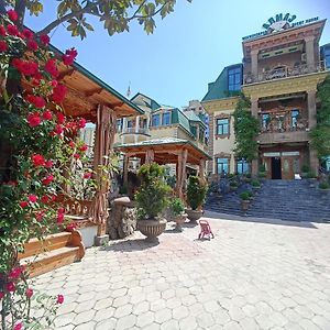 Almos Hotel Dusjanbe Exterior photo