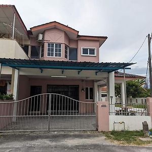Homestay Taiping Aor Utama Exterior photo
