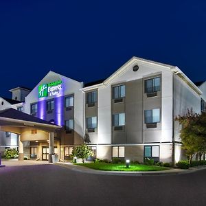 Holiday Inn Express Hotel & Suites - Belleville Area, An Ihg Hotel Exterior photo