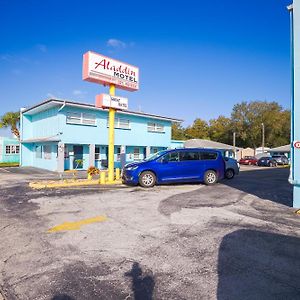 Aladdin Motel By Oyo Merritt Island Exterior photo