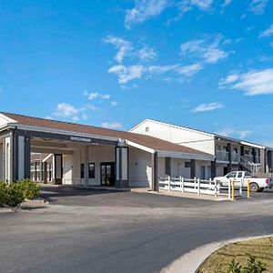 Quality Inn & Conference Center Panama City Exterior photo