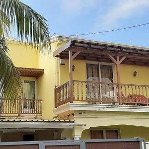3 Bedrooms Appartement With Jacuzzi Terrace And Wifi At Port Louis 1 Km Away From The Beach Pointe aux Sable Exterior photo
