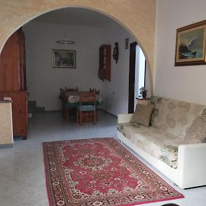 Casa Vacanza Anna Con Vista Balcone La Laguna ,Situata A 5 Minuti Dal Centro A Piedi Villa Sant'Antìoco Exterior photo