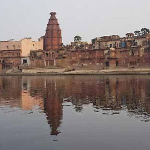 Yamuna Darshan Hotel Mathura Exterior photo